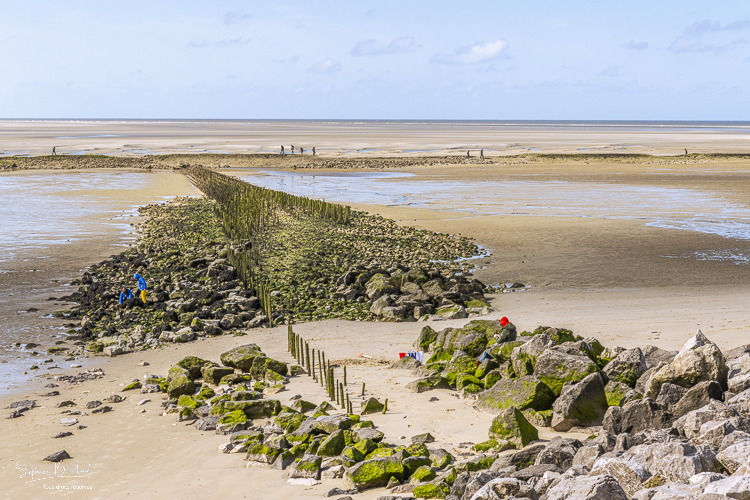 Les enrochements qui protègent la dune de la mer en Baie d'Authie